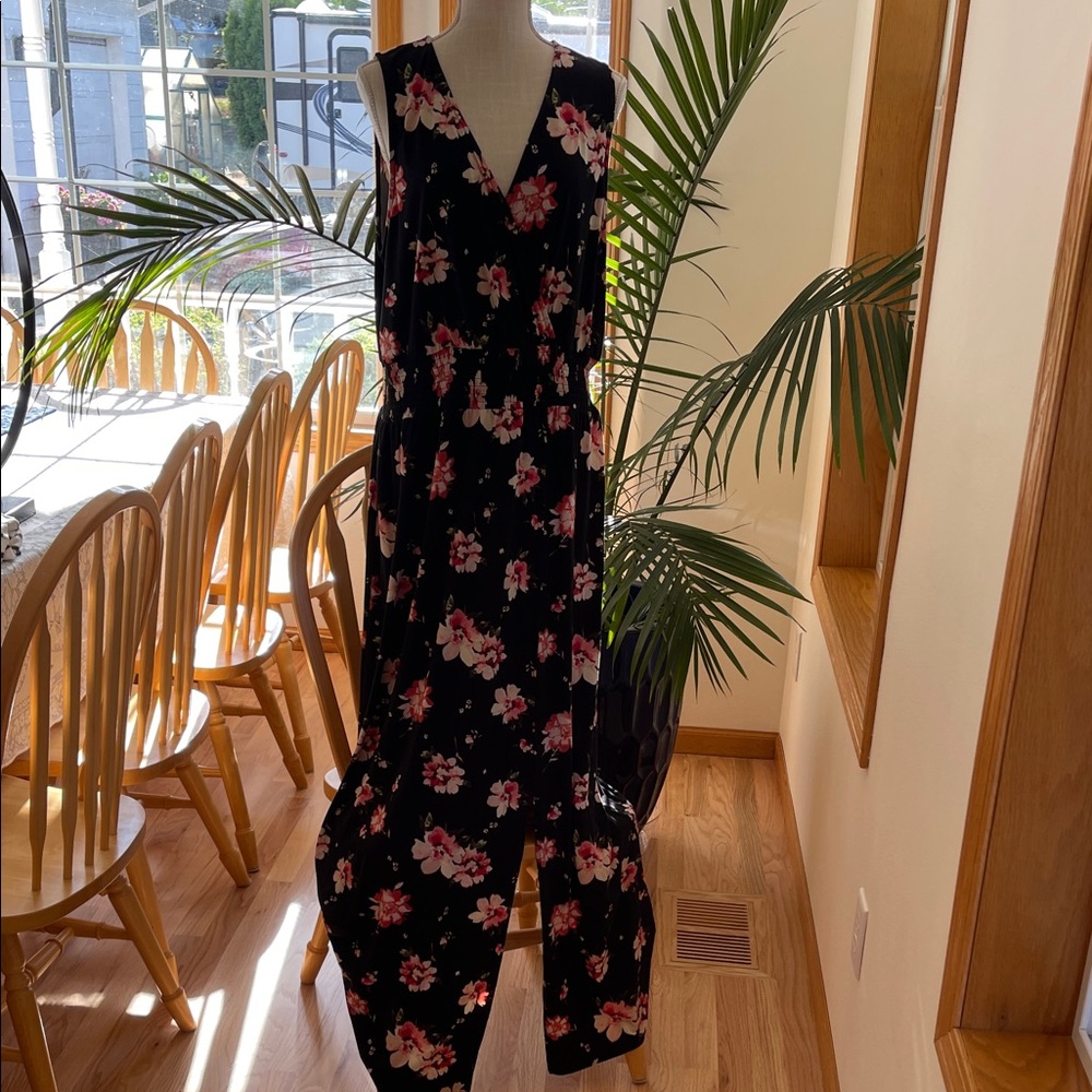 Nine Britton Black Floral Dress